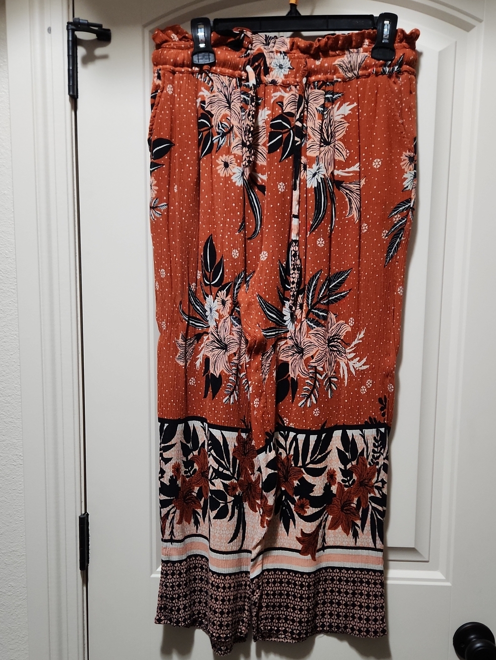 Patrons of Peace Rust and Black Floral Capris